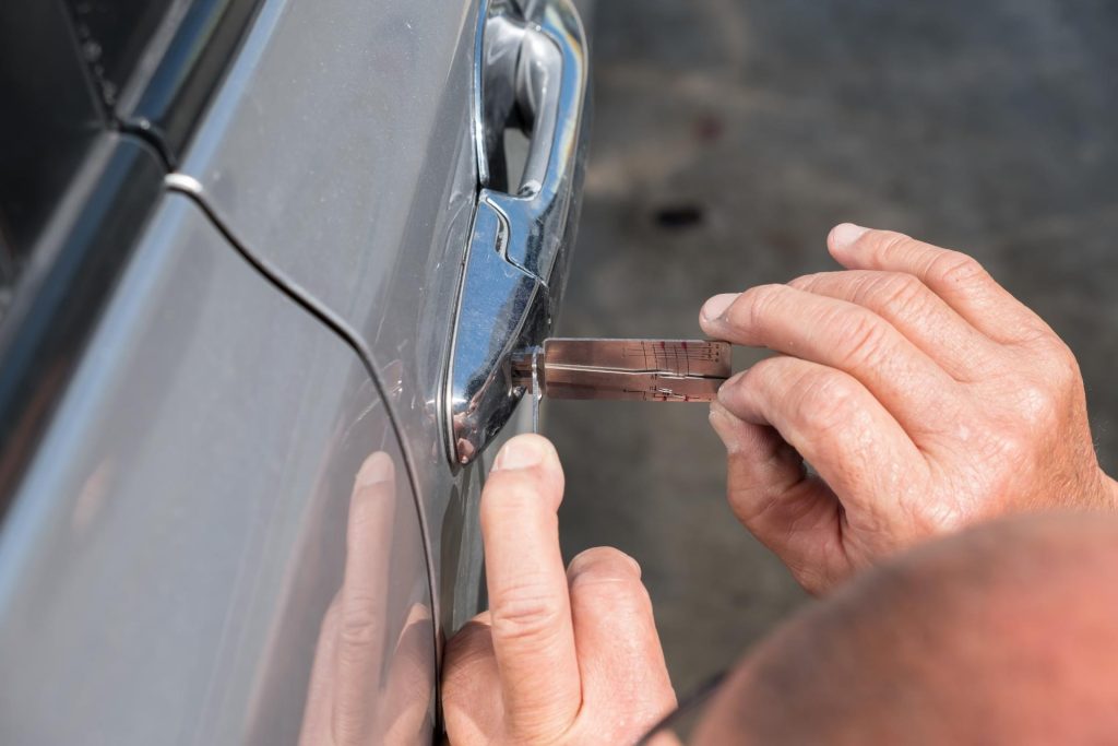 Autotür wird geöffnet
